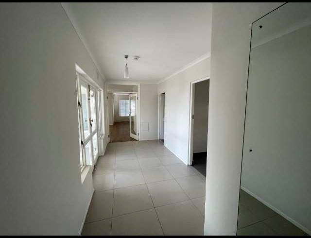433M² BUILDING TO LET IN VREDEHOEK